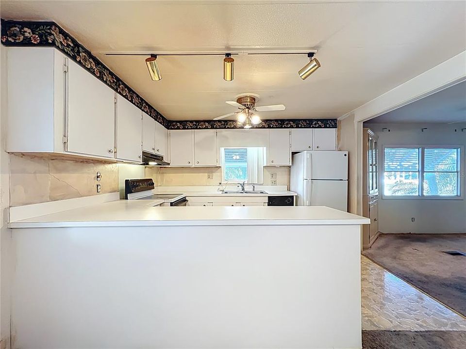 For Sale: $178,500 (3 beds, 2 baths, 1248 Square Feet)