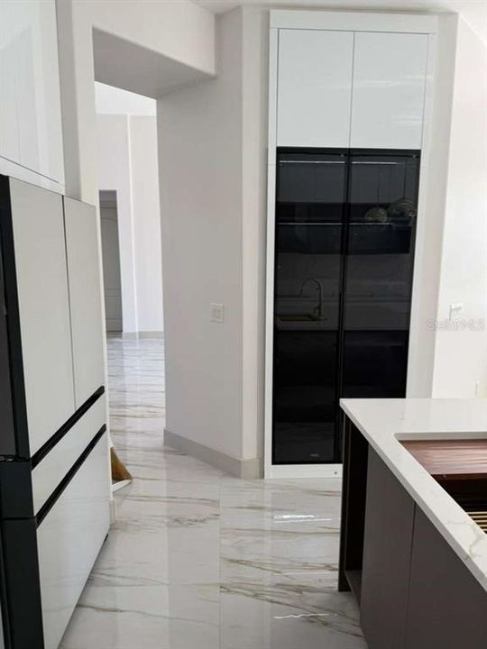 For Rent: $3,800 (4 beds, 3 baths, 2575 Square Feet)