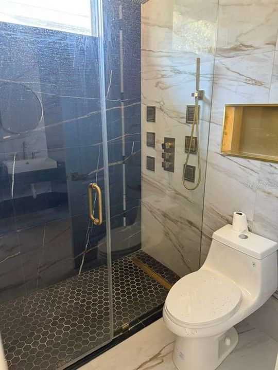 For Rent: $3,800 (4 beds, 3 baths, 2575 Square Feet)