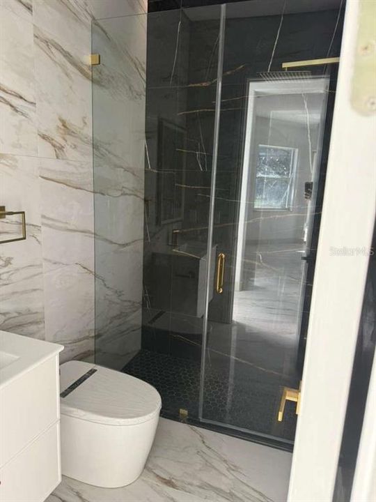 For Rent: $3,800 (4 beds, 3 baths, 2575 Square Feet)