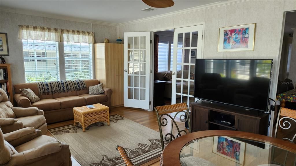 For Sale: $295,000 (2 beds, 2 baths, 1248 Square Feet)