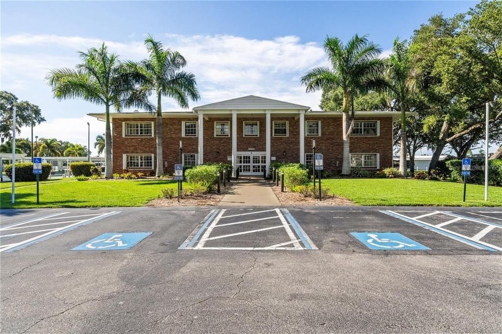 For Sale: $295,000 (2 beds, 2 baths, 1248 Square Feet)