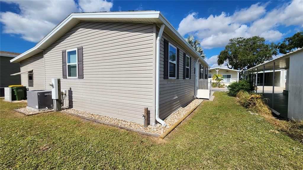 For Sale: $295,000 (2 beds, 2 baths, 1248 Square Feet)