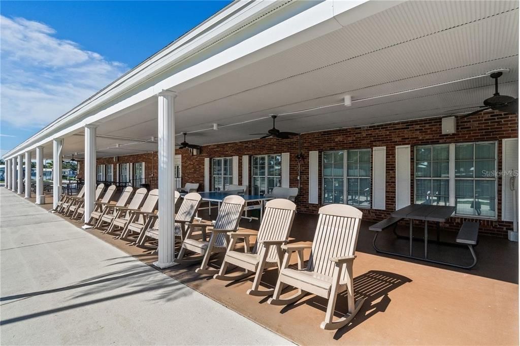 For Sale: $295,000 (2 beds, 2 baths, 1248 Square Feet)