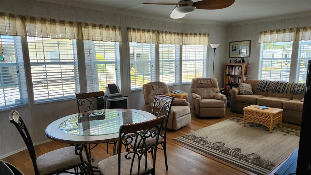 For Sale: $295,000 (2 beds, 2 baths, 1248 Square Feet)