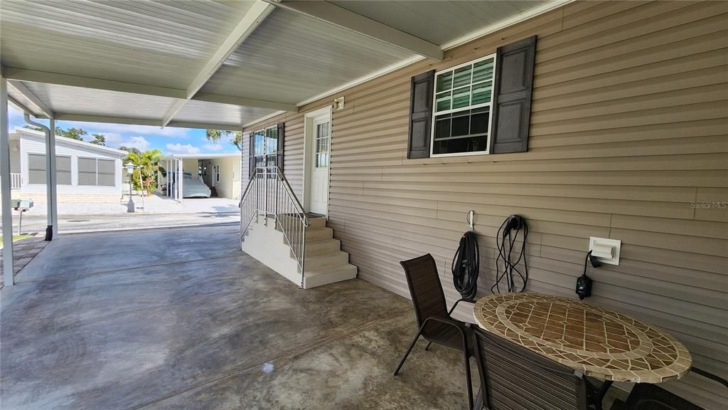 For Sale: $295,000 (2 beds, 2 baths, 1248 Square Feet)