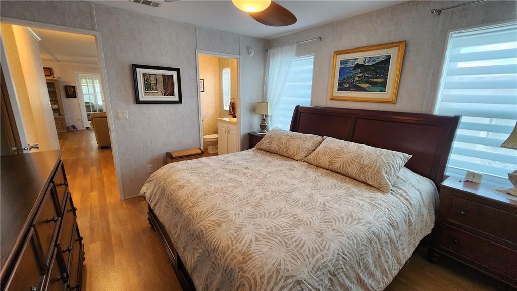 For Sale: $295,000 (2 beds, 2 baths, 1248 Square Feet)