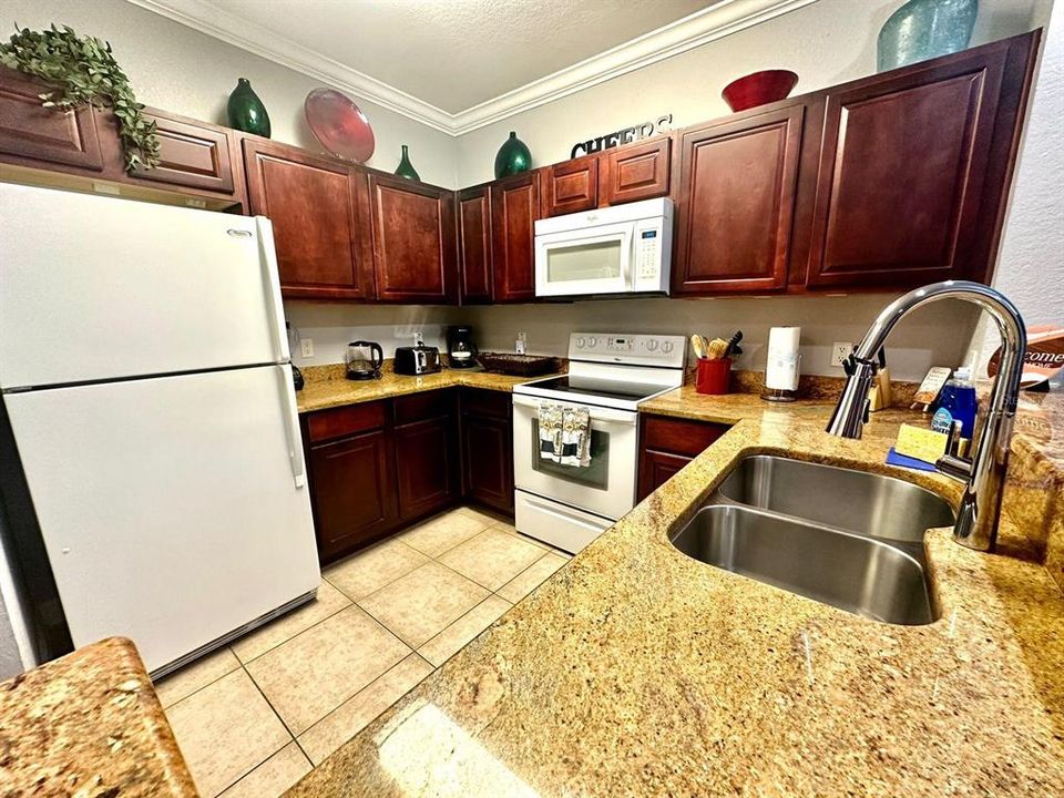 For Rent: $2,000 (3 beds, 2 baths, 1244 Square Feet)