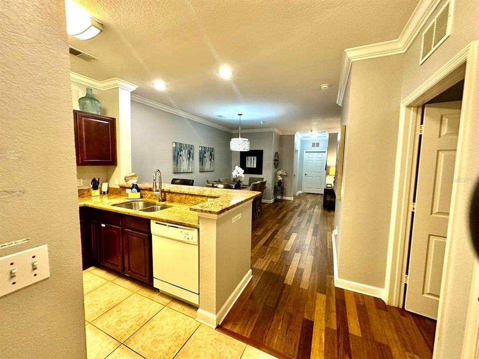 For Rent: $2,000 (3 beds, 2 baths, 1244 Square Feet)