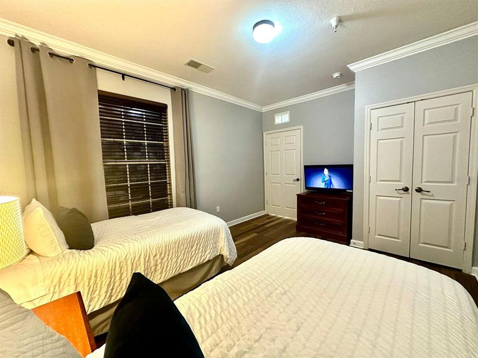 For Rent: $2,000 (3 beds, 2 baths, 1244 Square Feet)