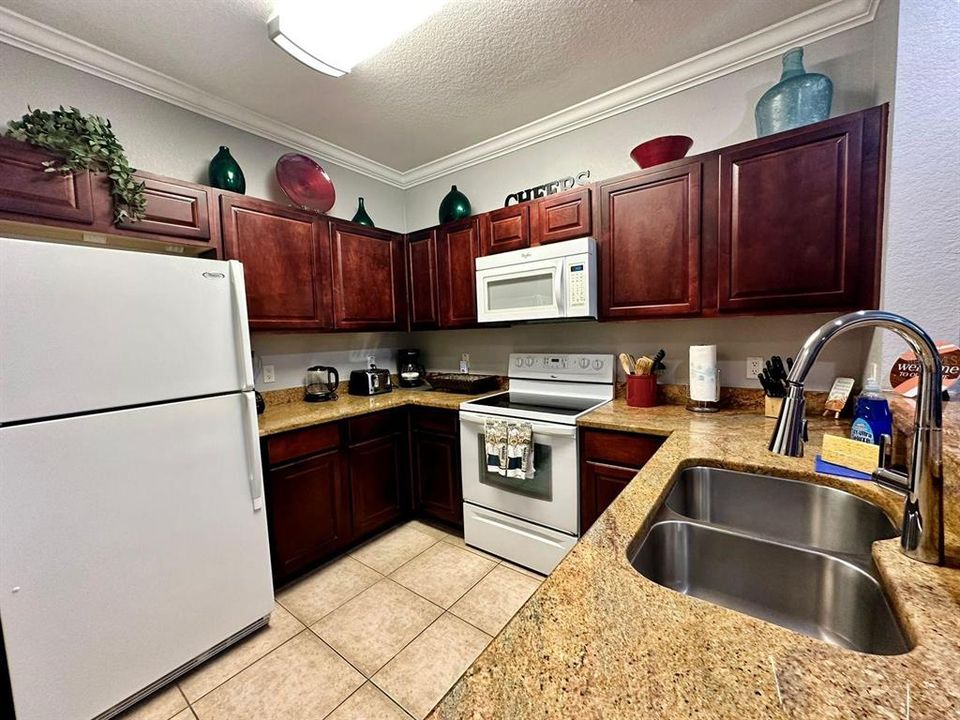 For Rent: $2,000 (3 beds, 2 baths, 1244 Square Feet)