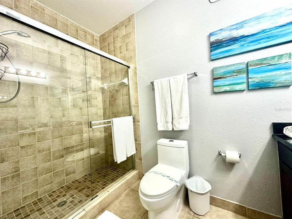 For Rent: $2,000 (3 beds, 2 baths, 1244 Square Feet)