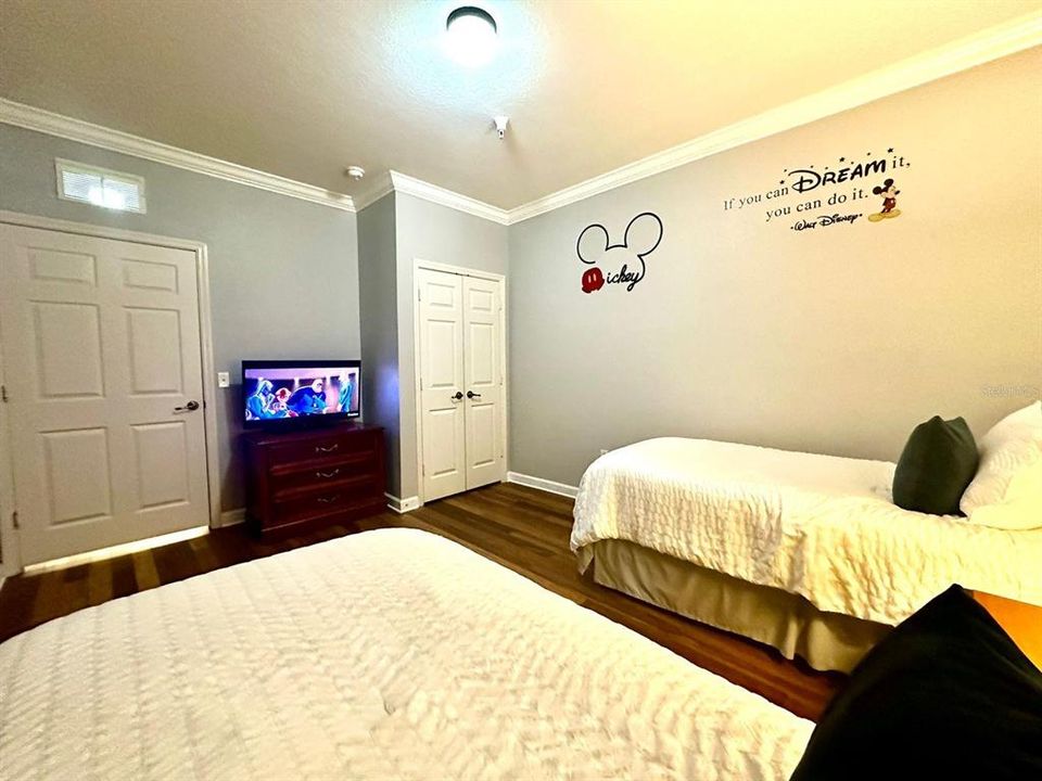 For Rent: $2,000 (3 beds, 2 baths, 1244 Square Feet)