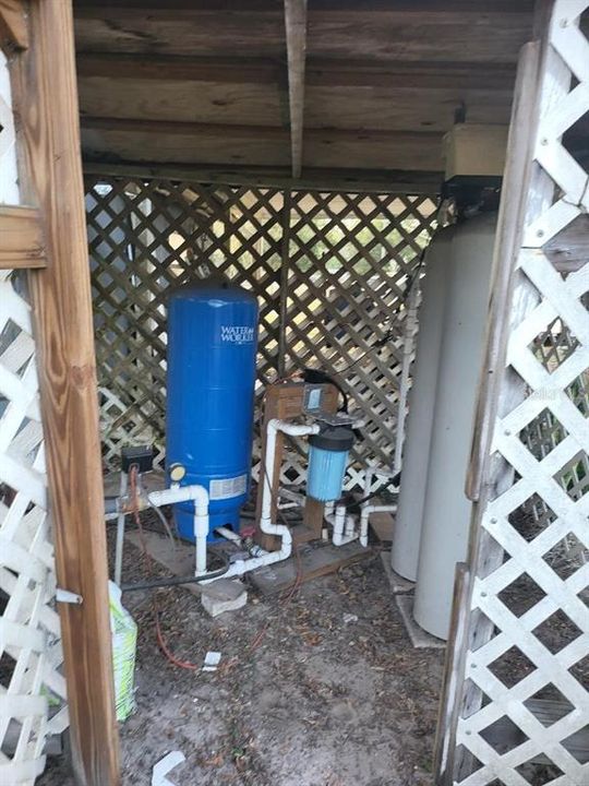 Active With Contract: $310,000 (4 beds, 2 baths, 1848 Square Feet)