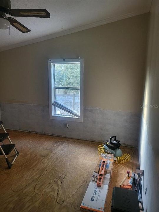 Active With Contract: $310,000 (4 beds, 2 baths, 1848 Square Feet)