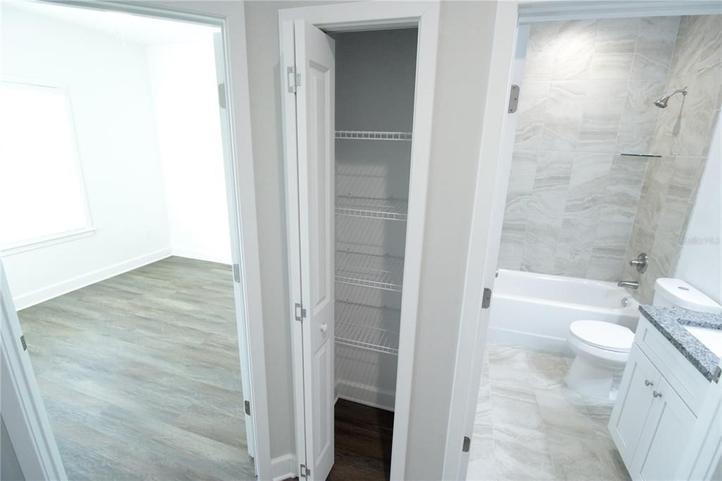 待售: $259,900 (3 贝兹, 2 浴室, 1265 平方英尺)