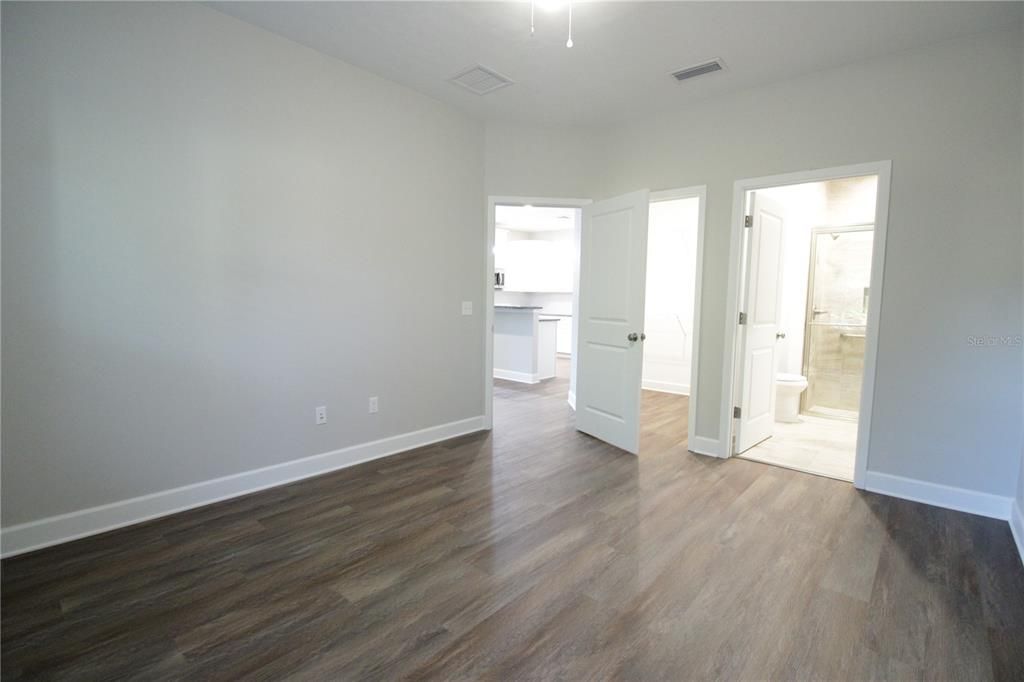 待售: $259,900 (3 贝兹, 2 浴室, 1265 平方英尺)