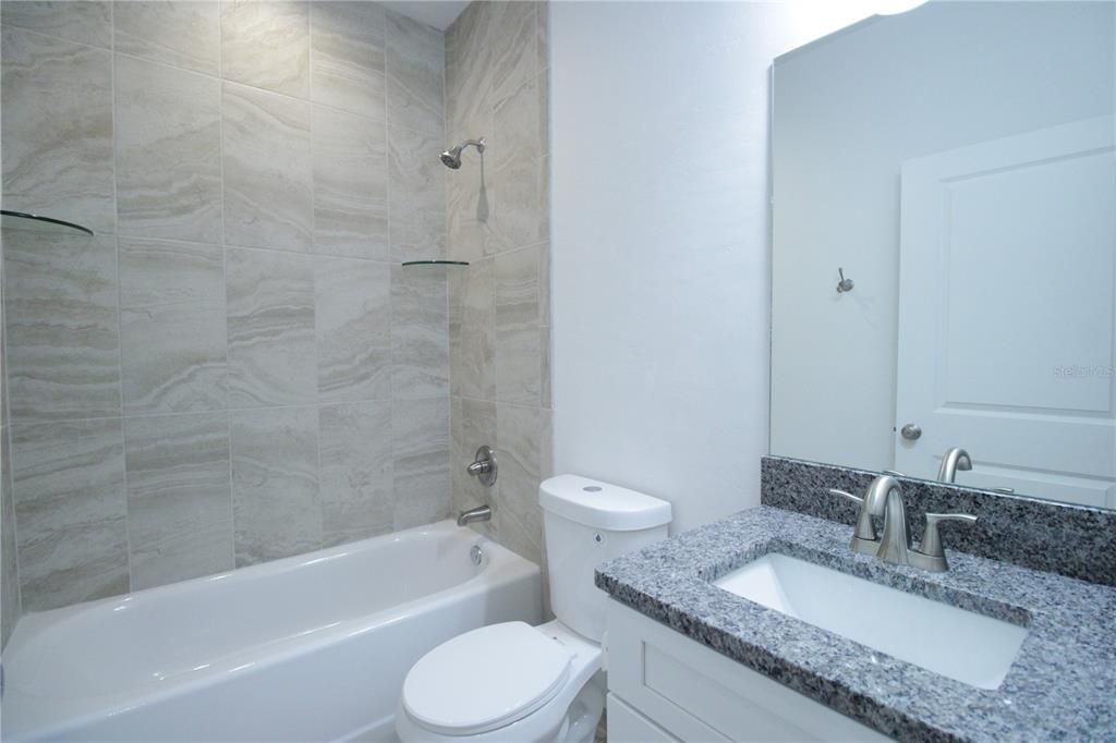 待售: $259,900 (3 贝兹, 2 浴室, 1265 平方英尺)