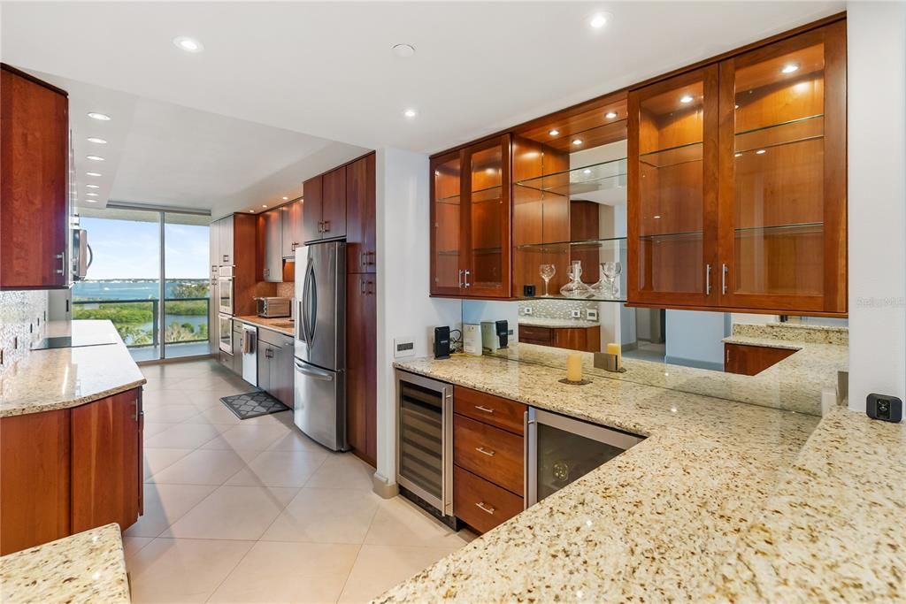 На продажу: $2,750,000 (3 спален, 2 ванн, 2230 Квадратных фут)