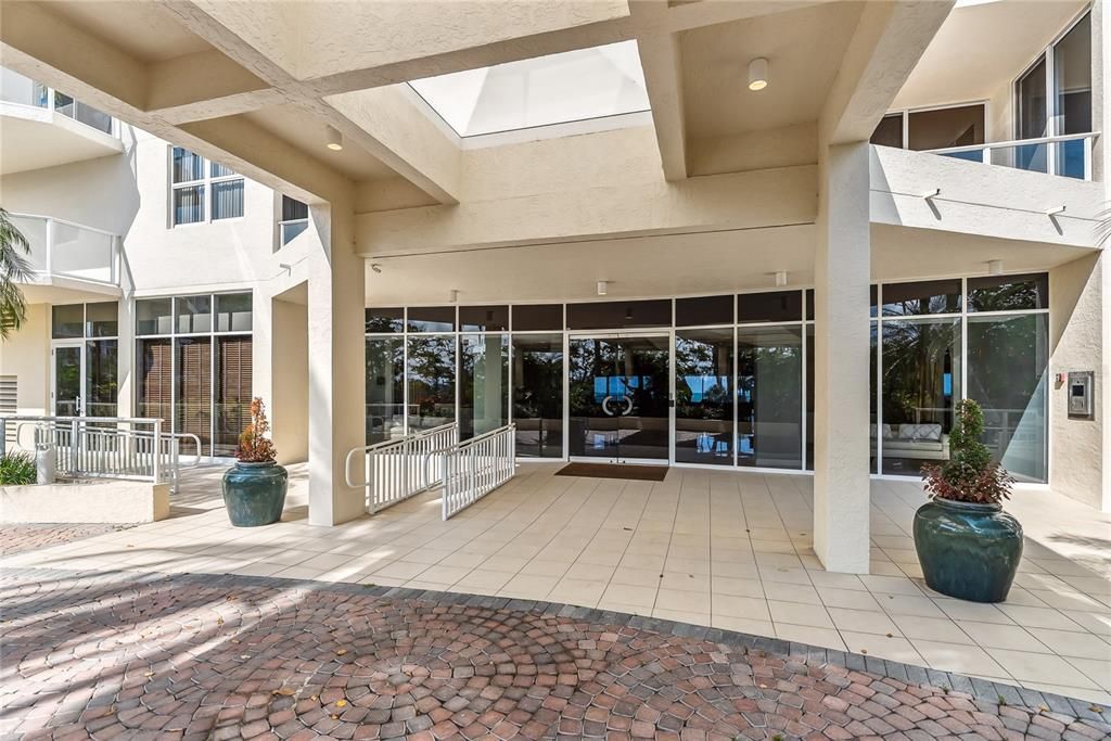 На продажу: $2,750,000 (3 спален, 2 ванн, 2230 Квадратных фут)