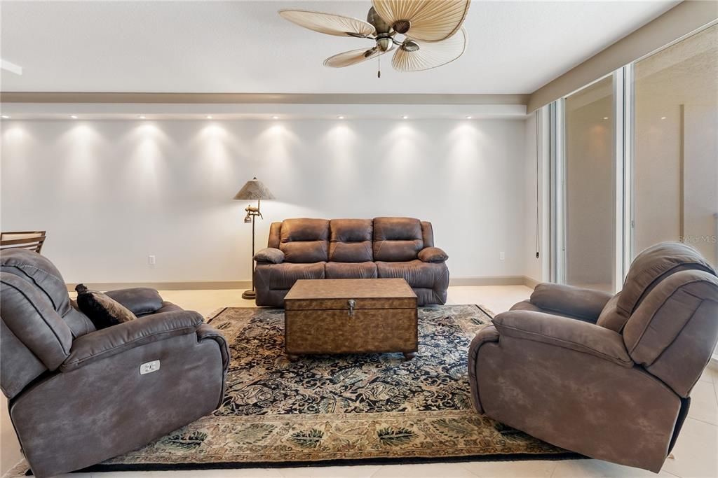 На продажу: $2,750,000 (3 спален, 2 ванн, 2230 Квадратных фут)