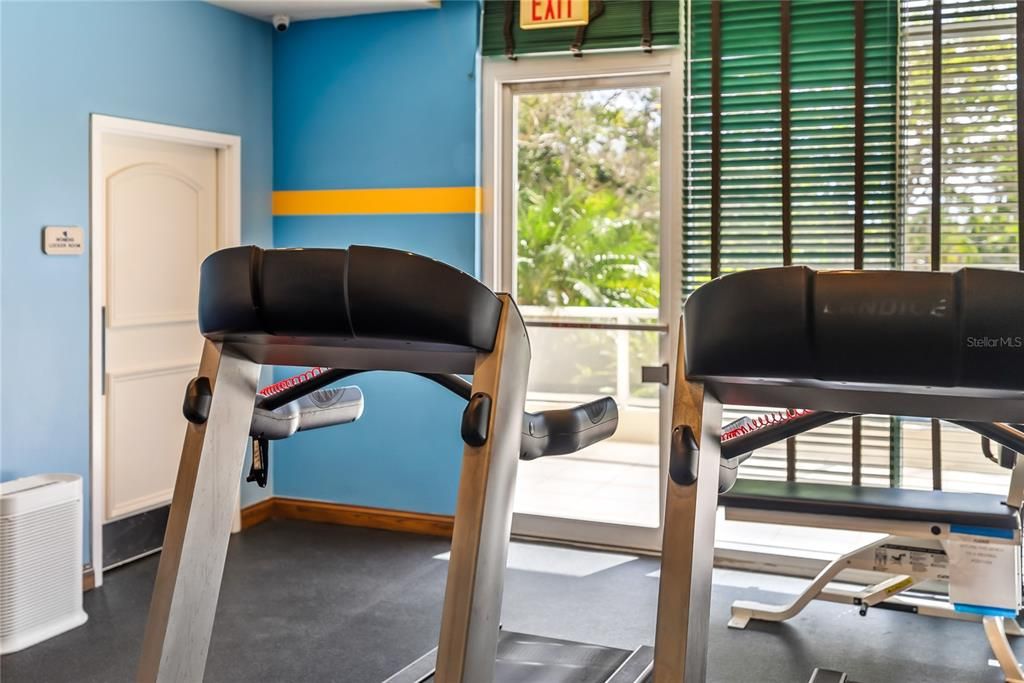 На продажу: $2,750,000 (3 спален, 2 ванн, 2230 Квадратных фут)