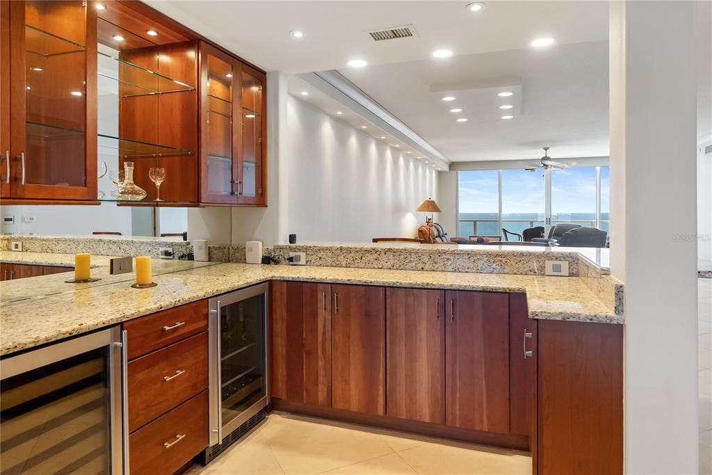 На продажу: $2,750,000 (3 спален, 2 ванн, 2230 Квадратных фут)