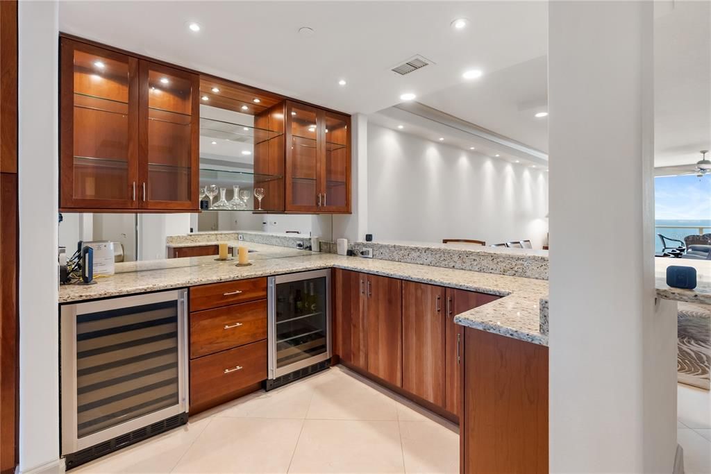 На продажу: $2,750,000 (3 спален, 2 ванн, 2230 Квадратных фут)