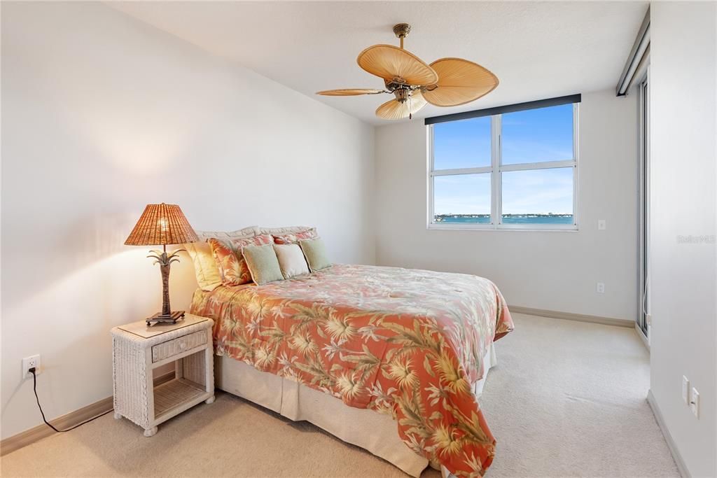 На продажу: $2,750,000 (3 спален, 2 ванн, 2230 Квадратных фут)