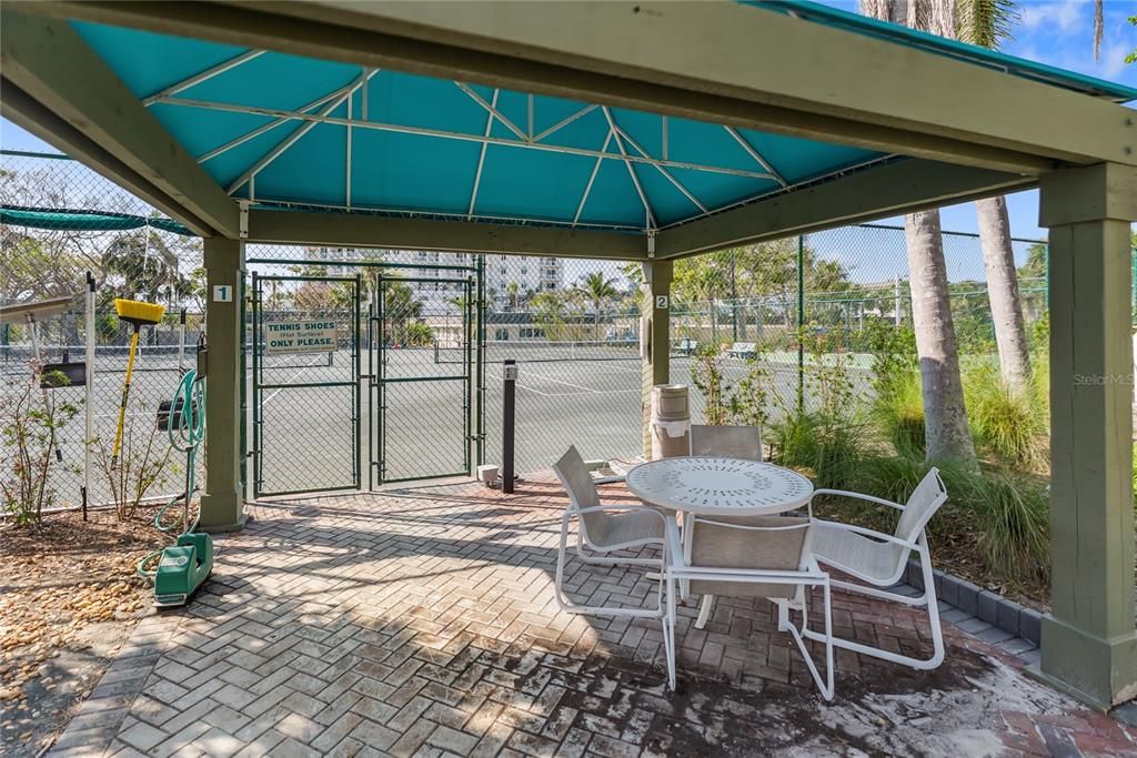 На продажу: $2,750,000 (3 спален, 2 ванн, 2230 Квадратных фут)