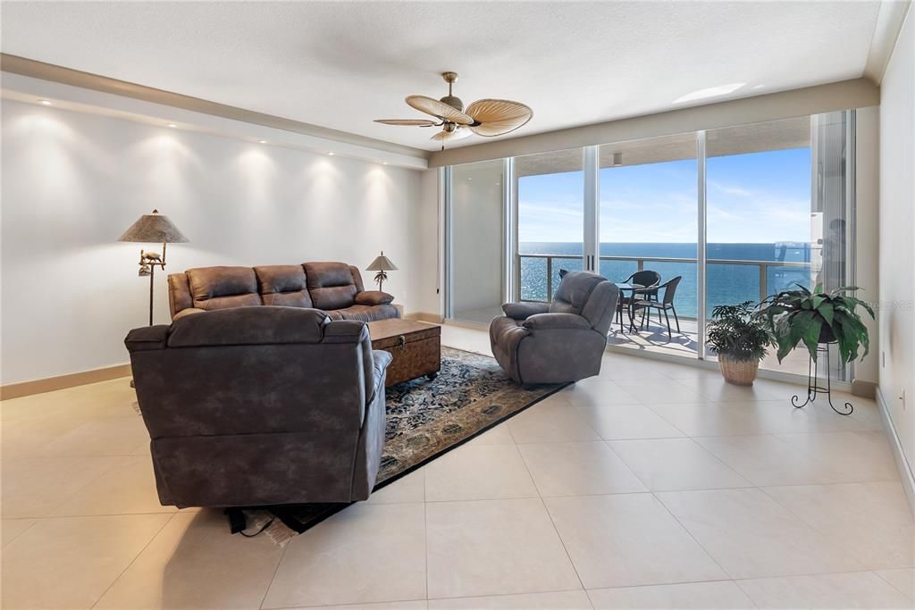 На продажу: $2,750,000 (3 спален, 2 ванн, 2230 Квадратных фут)