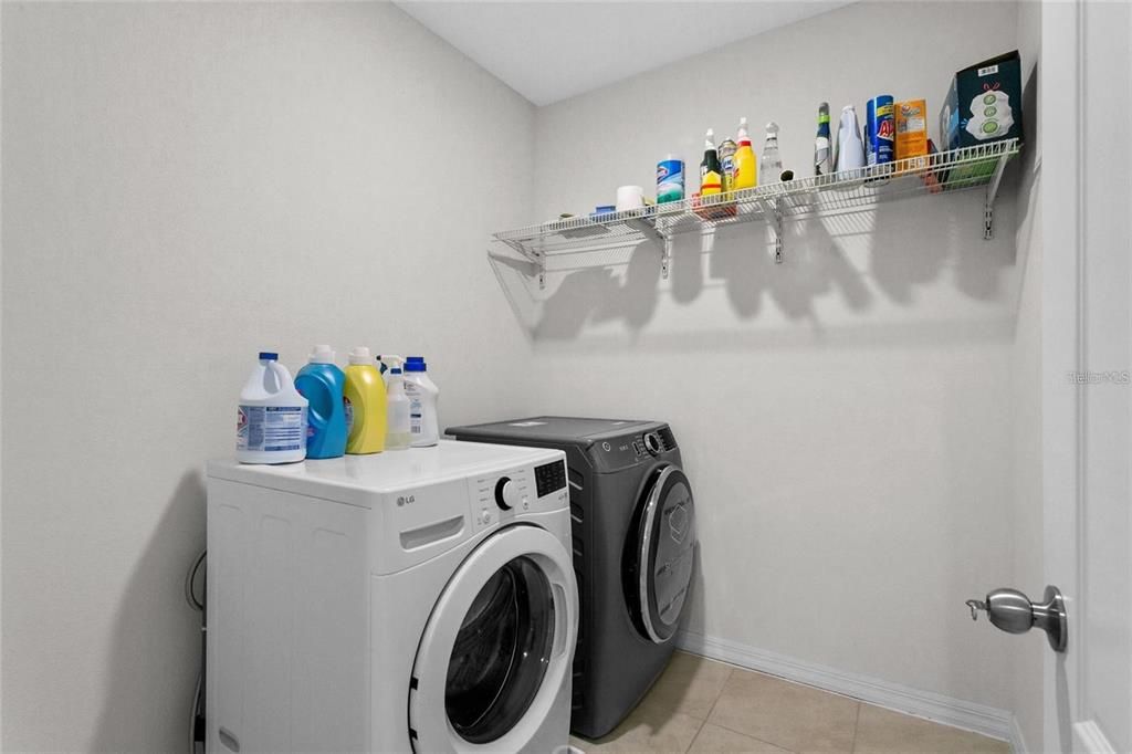 出租: $3,100 (8 贝兹, 3 浴室, 2824 平方英尺)