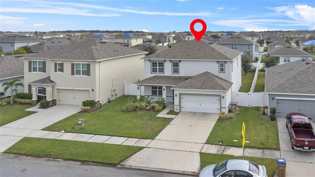 出租: $3,100 (8 贝兹, 3 浴室, 2824 平方英尺)