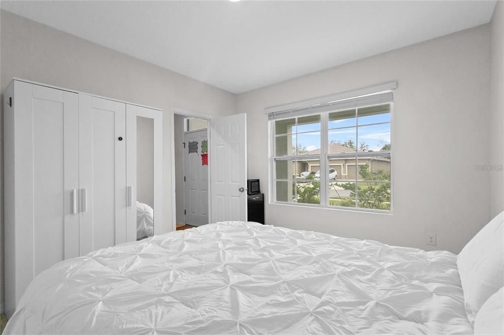 出租: $3,100 (8 贝兹, 3 浴室, 2824 平方英尺)