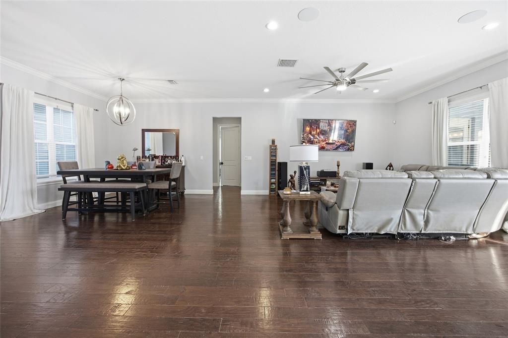 For Sale: $1,599,000 (3 beds, 3 baths, 2488 Square Feet)