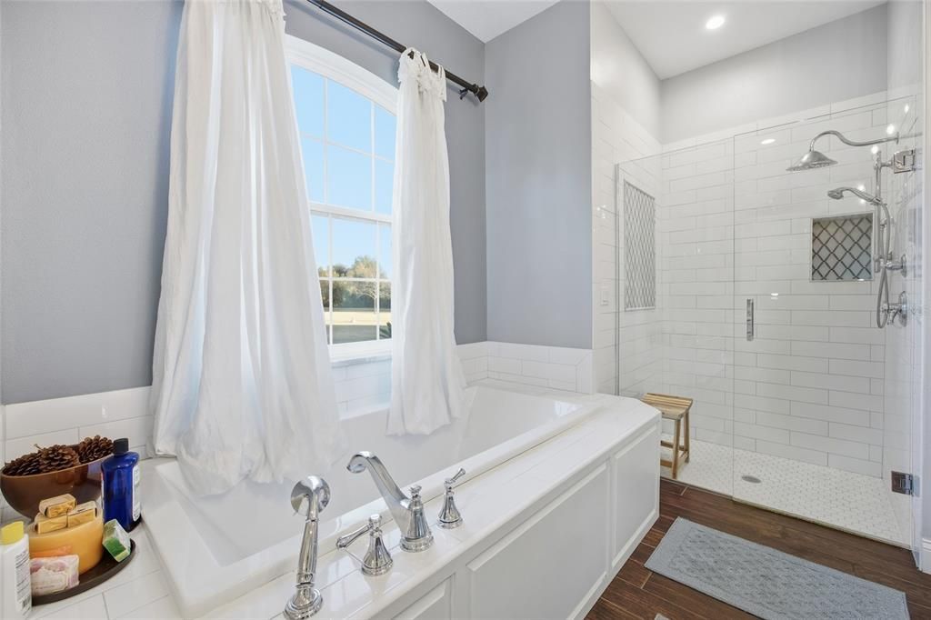 For Sale: $1,599,000 (3 beds, 3 baths, 2488 Square Feet)