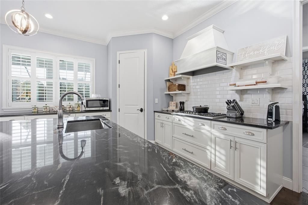 For Sale: $1,599,000 (3 beds, 3 baths, 2488 Square Feet)