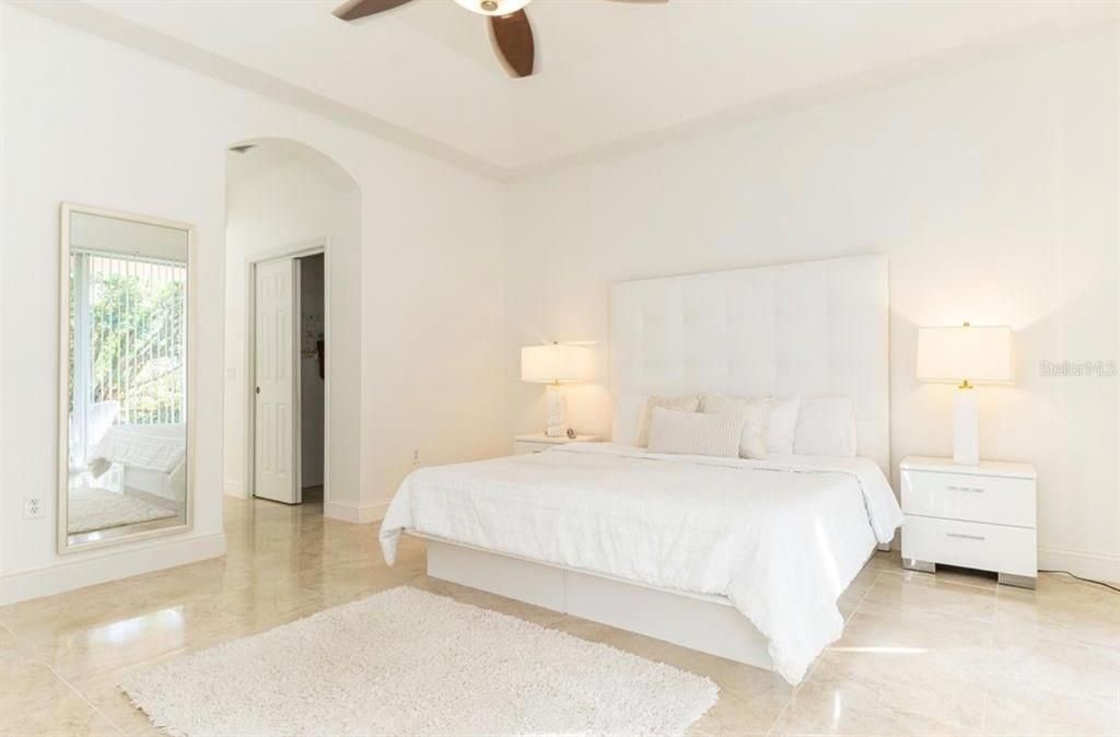 待售: $425,000 (4 贝兹, 3 浴室, 2039 平方英尺)