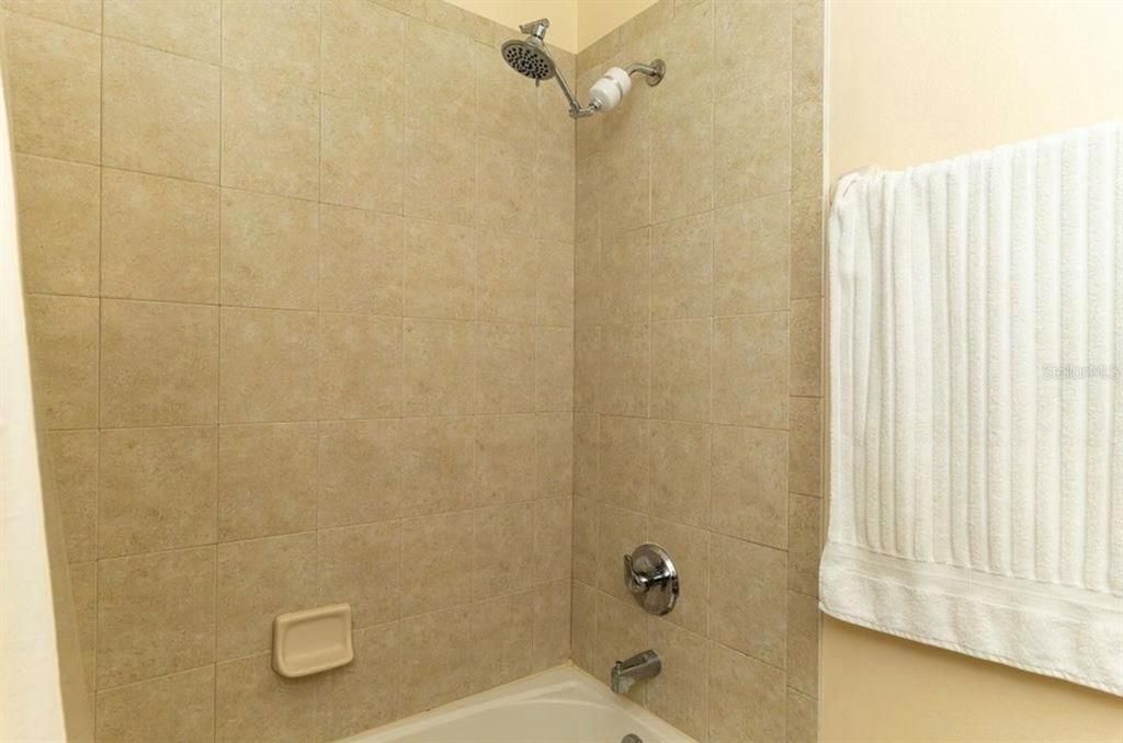 待售: $425,000 (4 贝兹, 3 浴室, 2039 平方英尺)