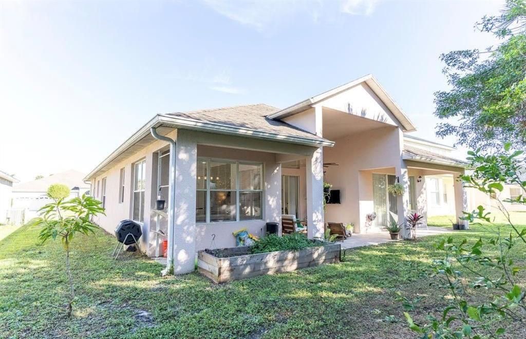 待售: $425,000 (4 贝兹, 3 浴室, 2039 平方英尺)