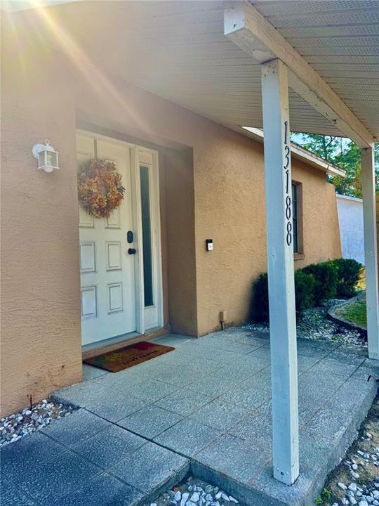 For Sale: $215,000 (2 beds, 2 baths, 942 Square Feet)