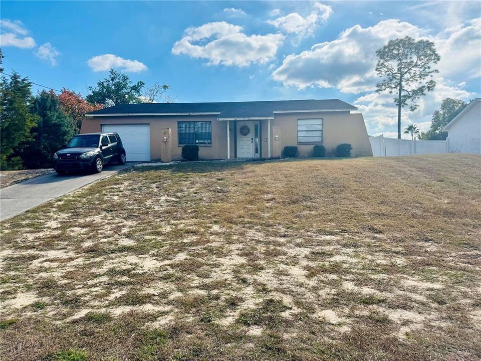 For Sale: $215,000 (2 beds, 2 baths, 942 Square Feet)