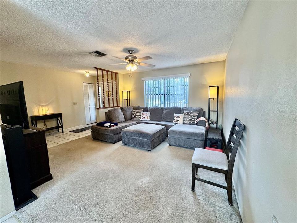 For Sale: $215,000 (2 beds, 2 baths, 942 Square Feet)