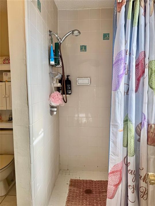 For Sale: $215,000 (2 beds, 2 baths, 942 Square Feet)