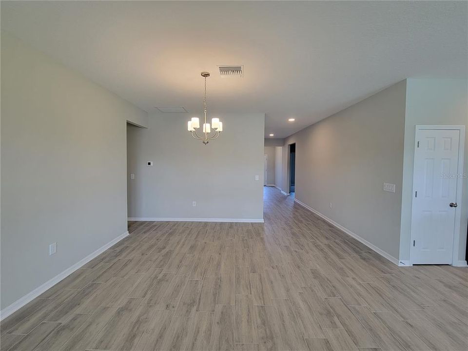 For Rent: $2,500 (4 beds, 3 baths, 2313 Square Feet)