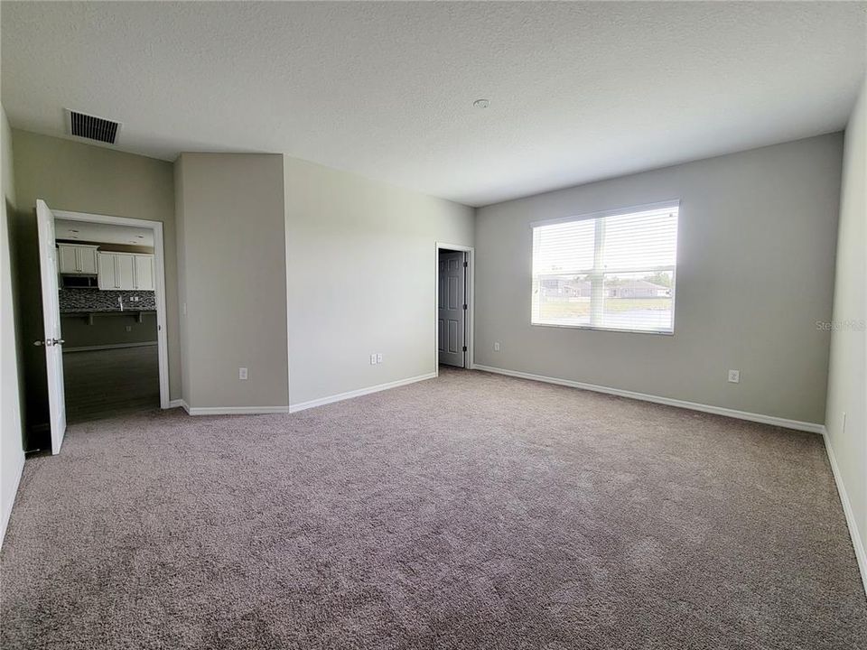 For Rent: $2,500 (4 beds, 3 baths, 2313 Square Feet)