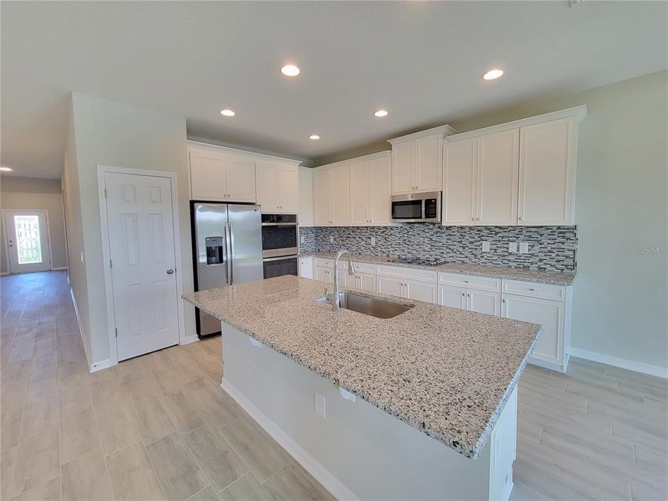 For Rent: $2,500 (4 beds, 3 baths, 2313 Square Feet)