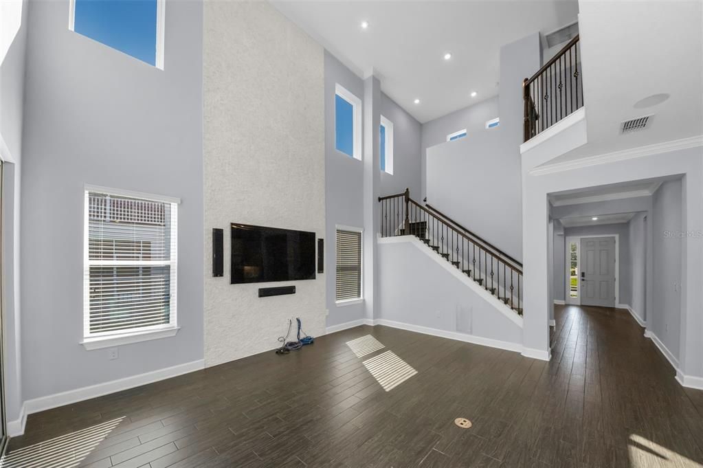 For Sale: $984,900 (5 beds, 3 baths, 3618 Square Feet)