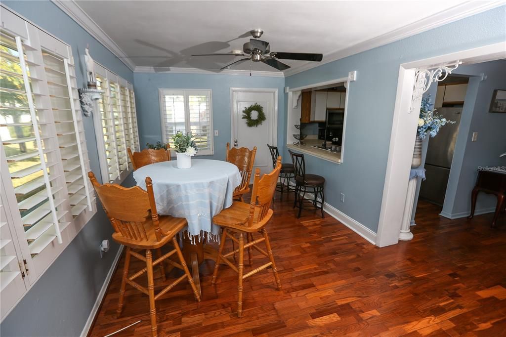 For Sale: $379,000 (2 beds, 2 baths, 1331 Square Feet)