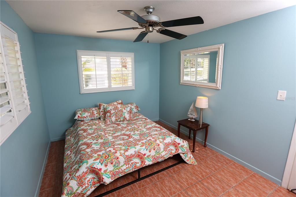 For Sale: $379,000 (2 beds, 2 baths, 1331 Square Feet)